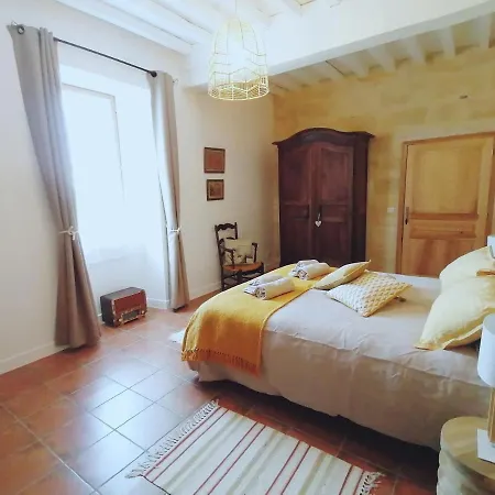Bed & Breakfast Domaine De Gaia, Piscine, Petanque, Ping Pong, Proche Saint-emilion *